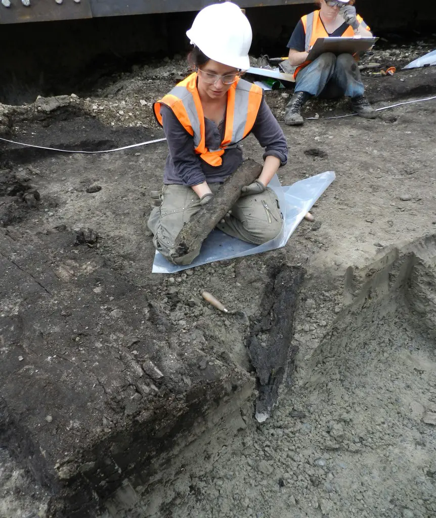 47205_Archaeology Pumstead