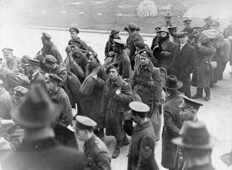 Soldiers marching: WikiPedia