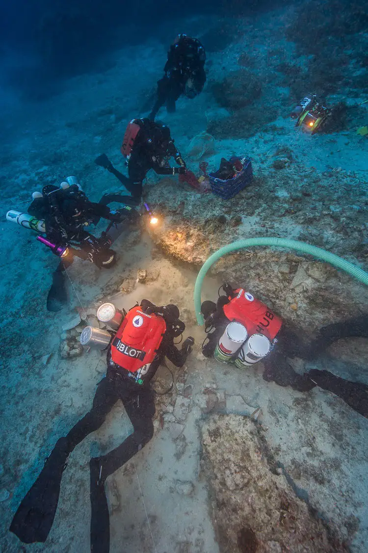 The 2015 expedition marked the first time archaeologists were able to join specialist divers in descending to the 55-meter (180 feet) deep site. The ten-man dive team used advanced technical diving equipment including closed-circuit rebreathers and trimix breathing gases, performing 61 dives in 10 days of diving on the wreck. (Brett Seymour, EUA/ARGO )