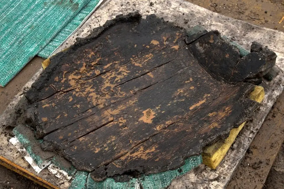 most complete bronze age wheel to date found at must farm near peterborough