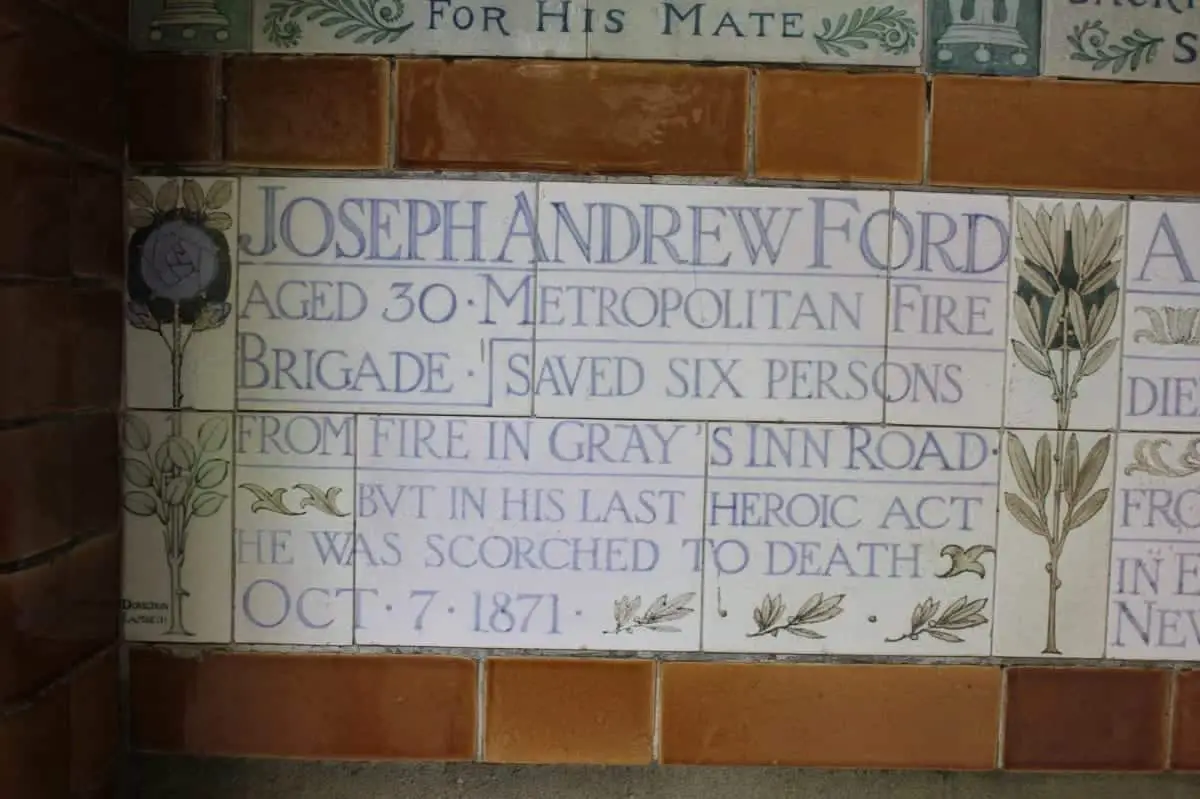 in london is a park dedicated to the otherwise forgotten heroic acts of self sacrifice
