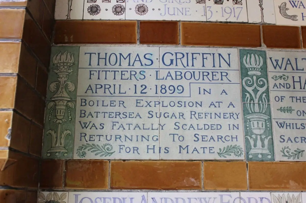 in london is a park dedicated to the otherwise forgotten heroic acts of self sacrifice