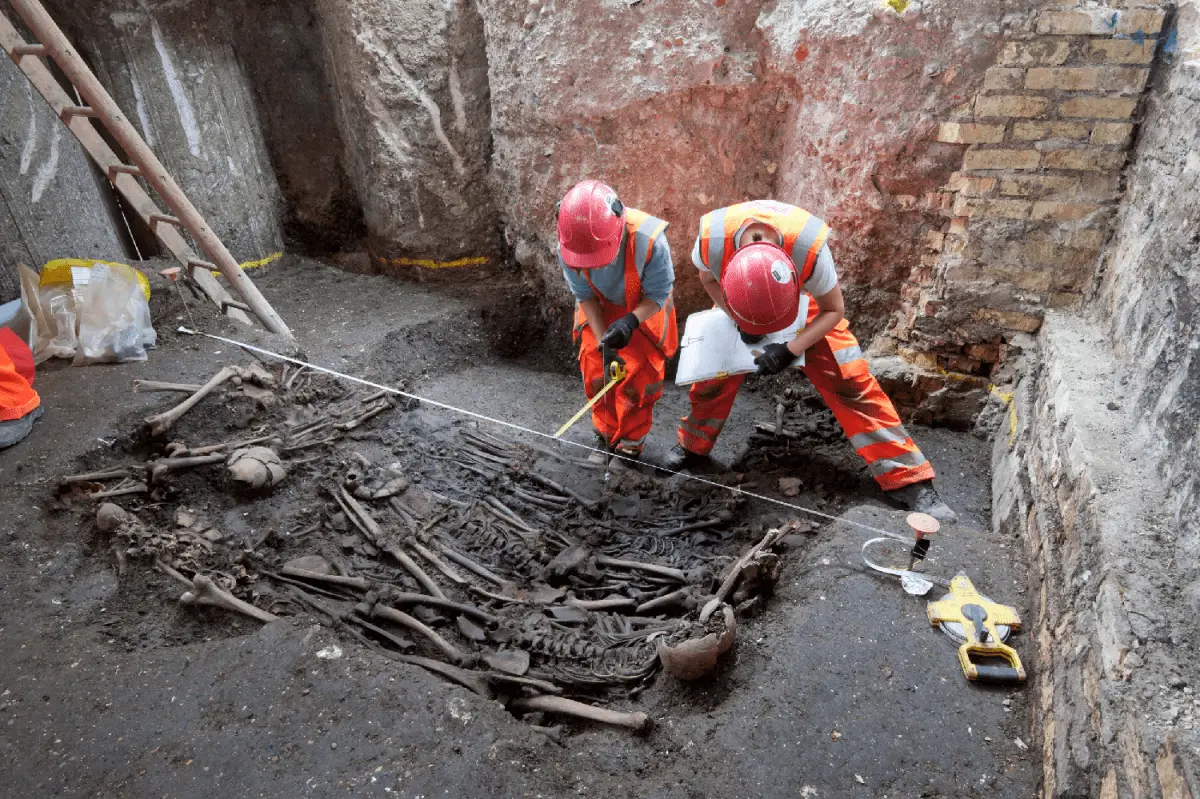 Mass burial uncovered at Crossrail Liverpool Street site