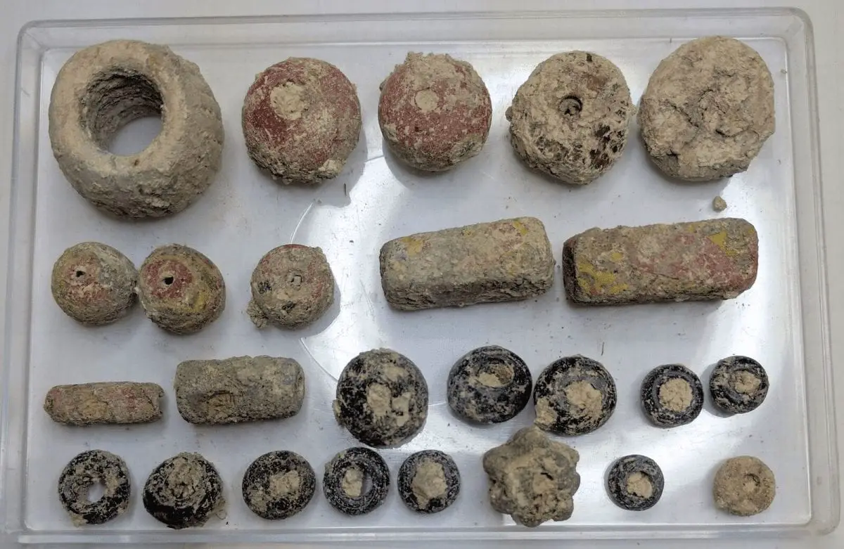 6th century settlement and anglo-saxon jewellery unearthed