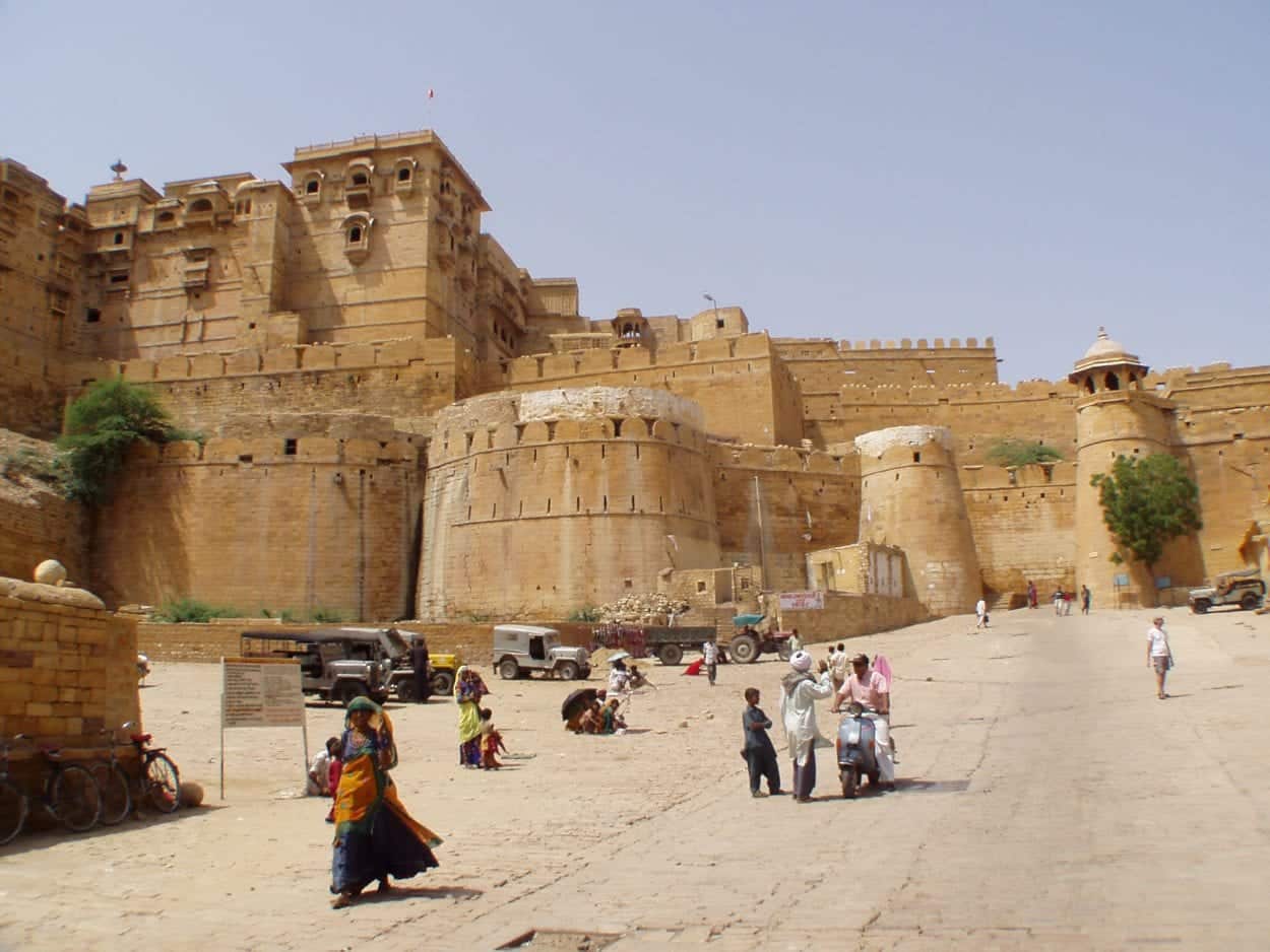 15 Historic Forts From India