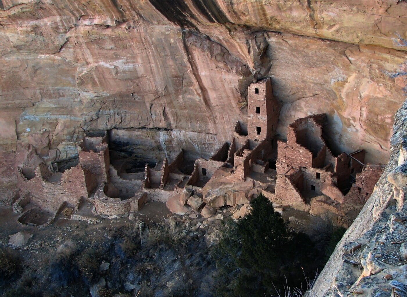 10 Underground Cave Cities & Settlements