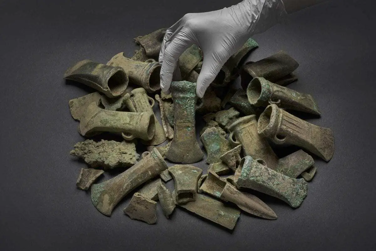 the largest ever bronze age hoard in london has been discovered