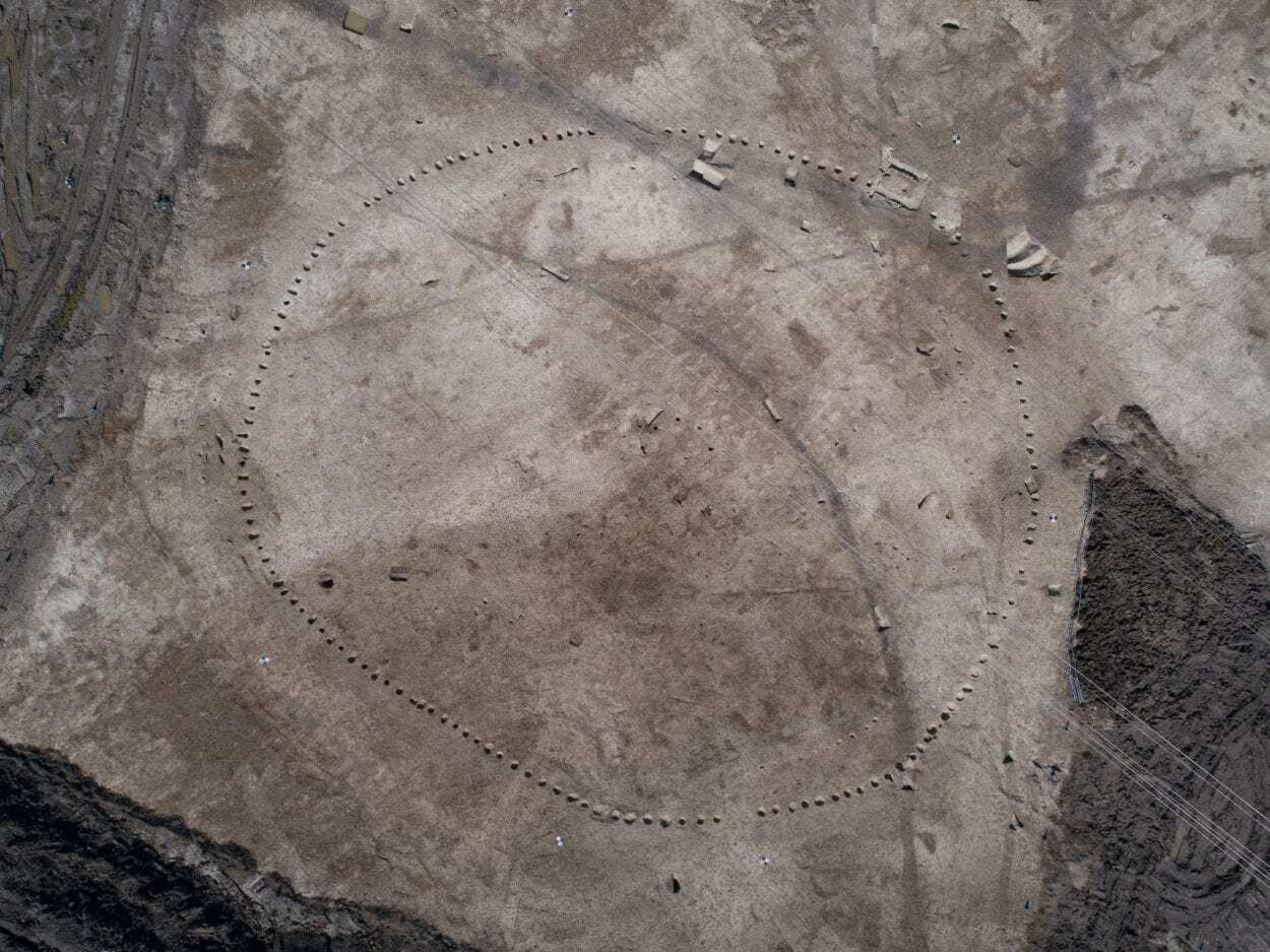 archaeologists uncover an iron age murder & circular timber monument