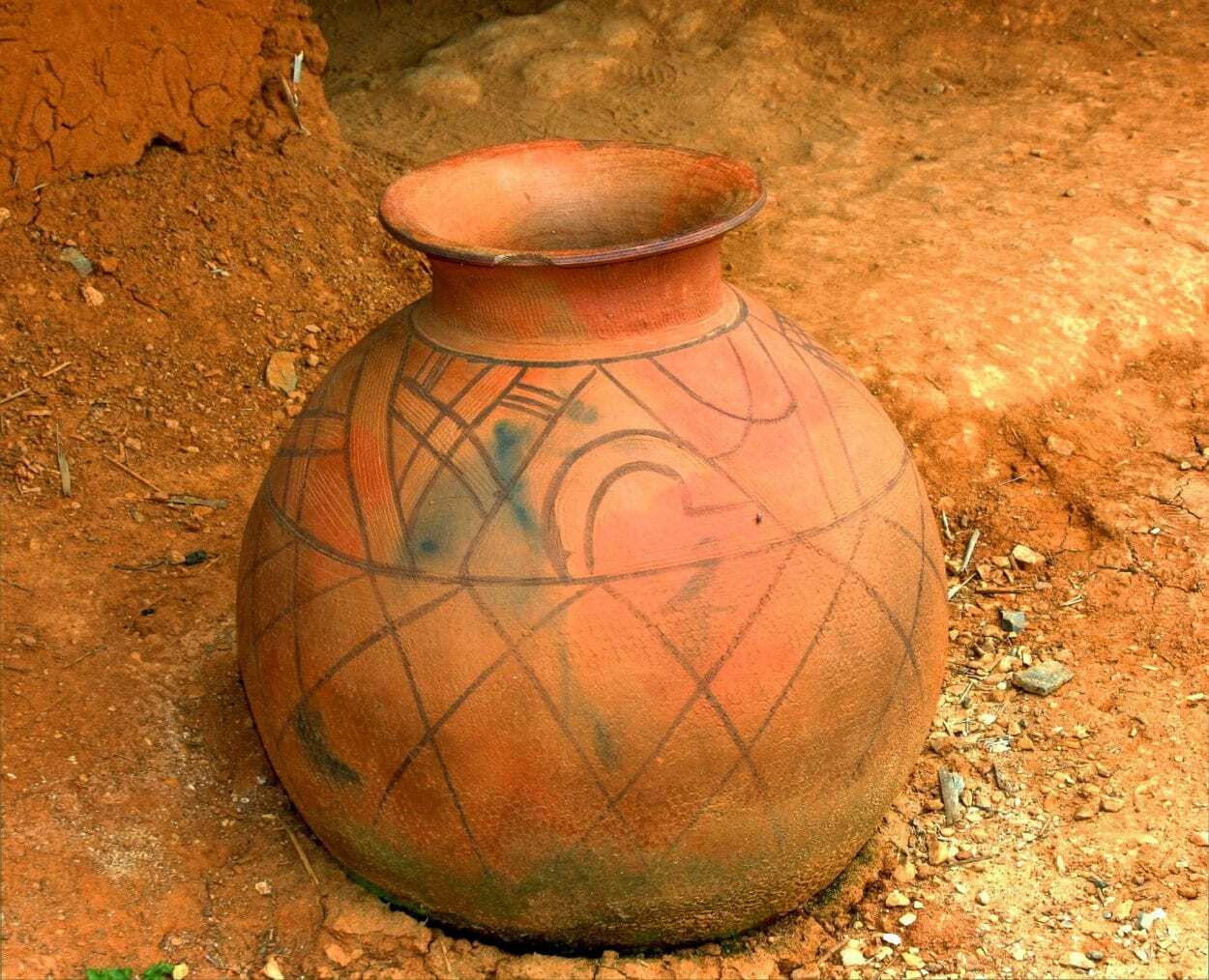 Ceramic cooking pots record history of ancient food practices