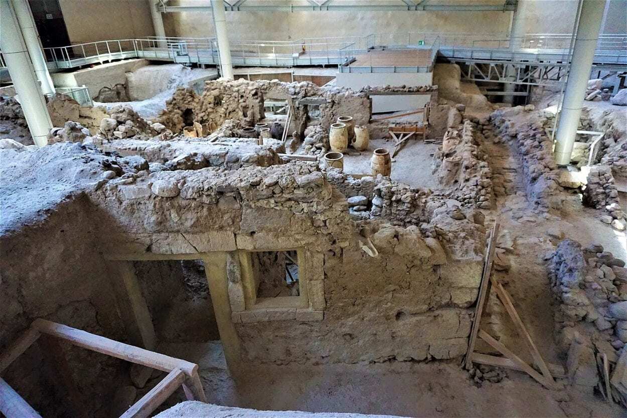 akrotiri – the ancient town buried by a volcano