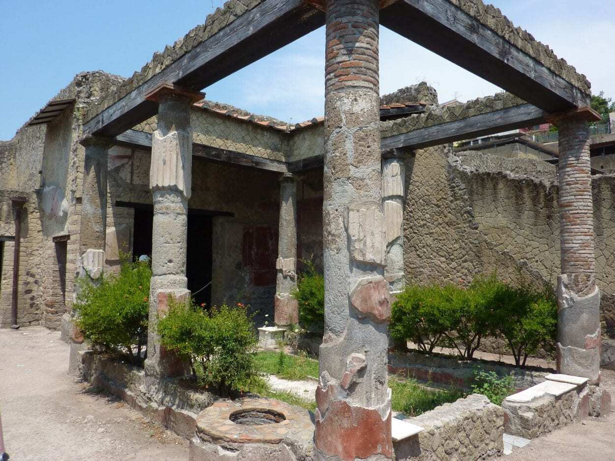 herculaneum – the roman town buried by mount vesuvius