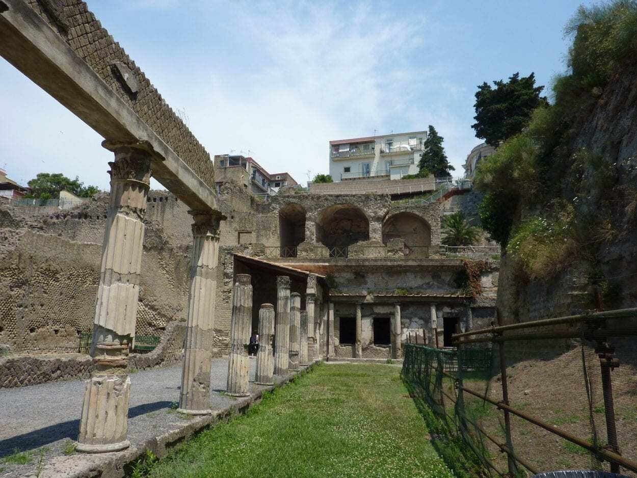 herculaneum – the roman town buried by mount vesuvius