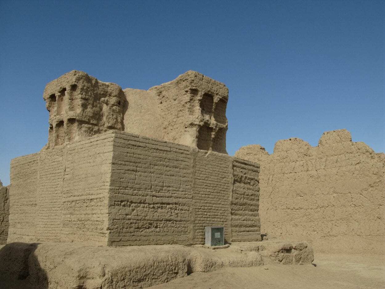 jiaohe – the castle city