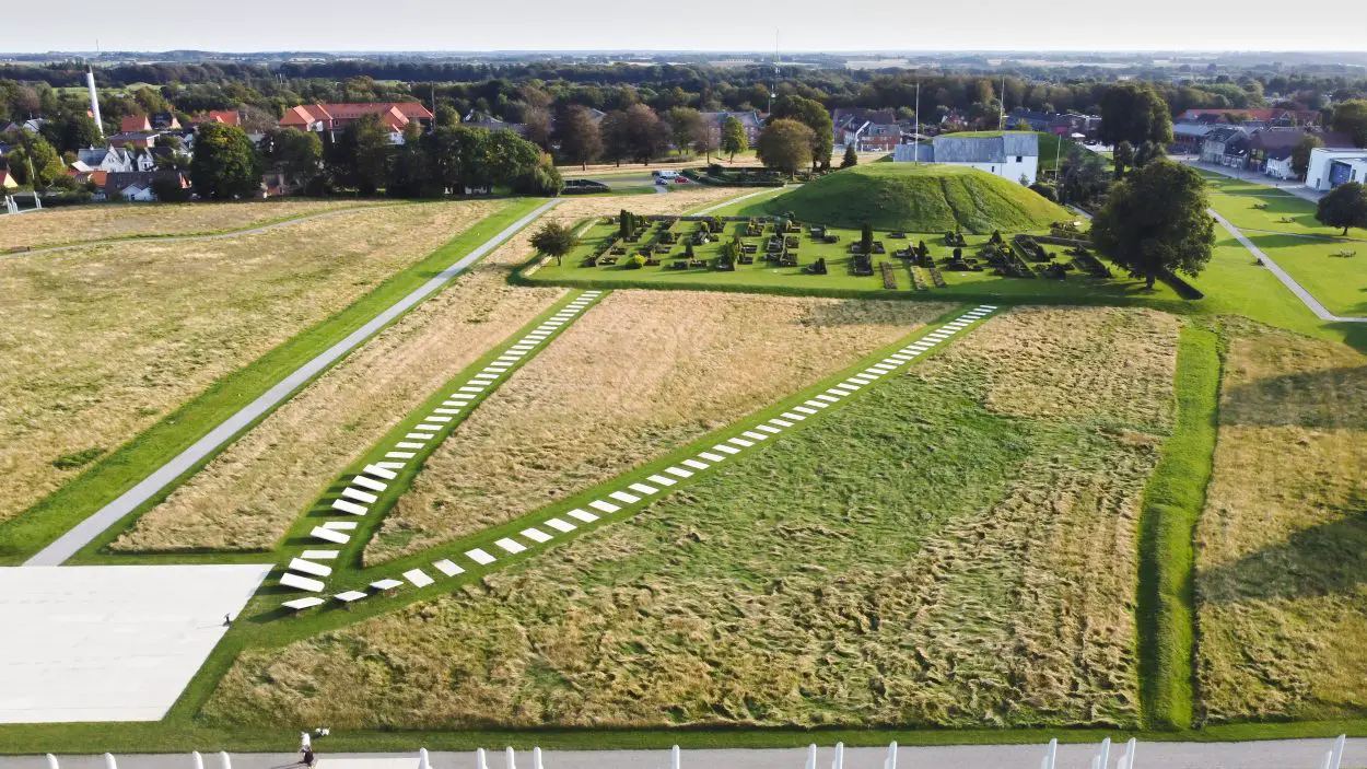 the giant jelling viking stone ship