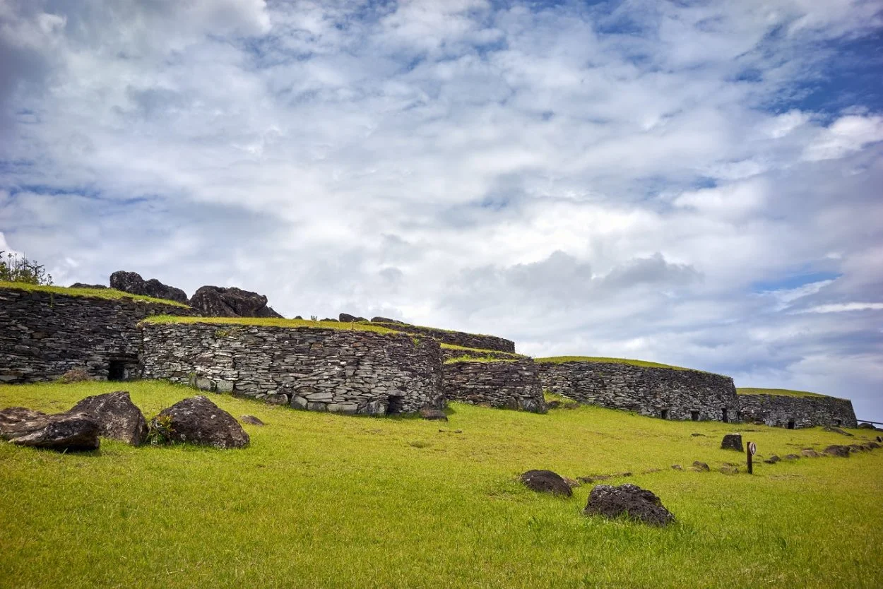 orongo – the birdman-cult centre on a volcano