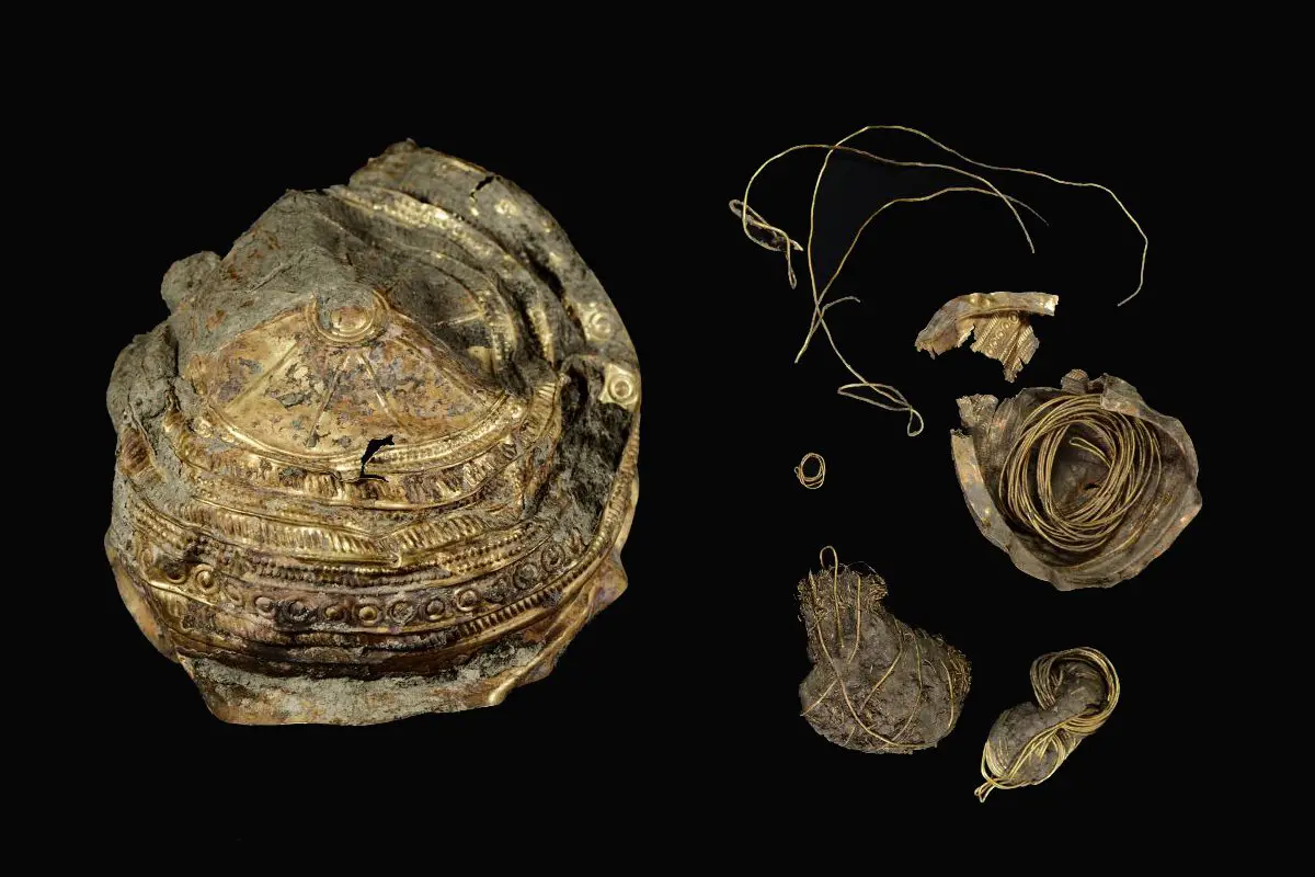 “discovery of a lifetime” golden sun bowl discovered in prehistoric settlement bowl3