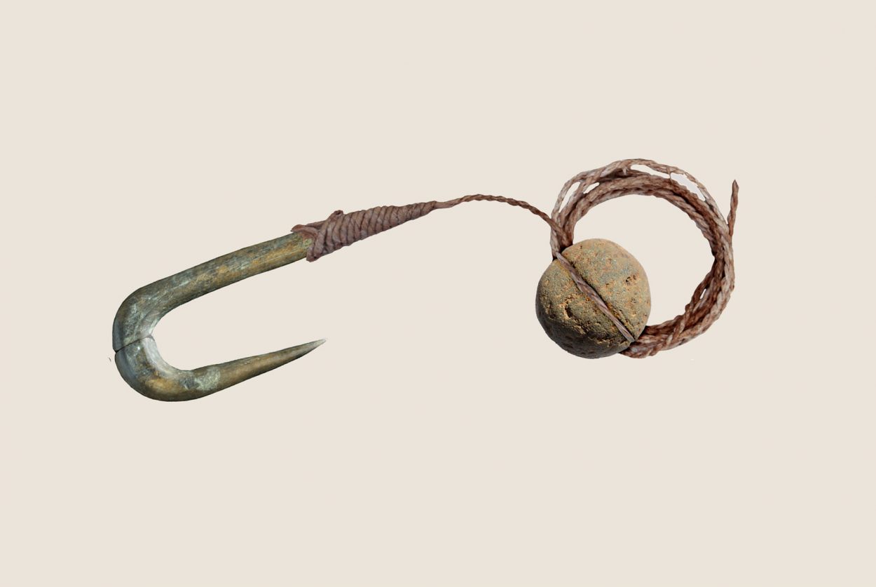 Line and hook fishing techniques in Epipaleolithic Israel