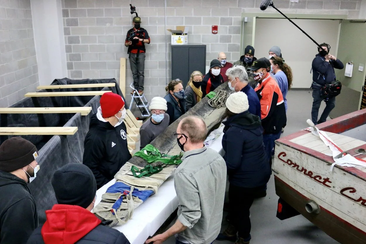 archaeologists recover 1,200-year-old dugout canoe in wisconsin lake wis11