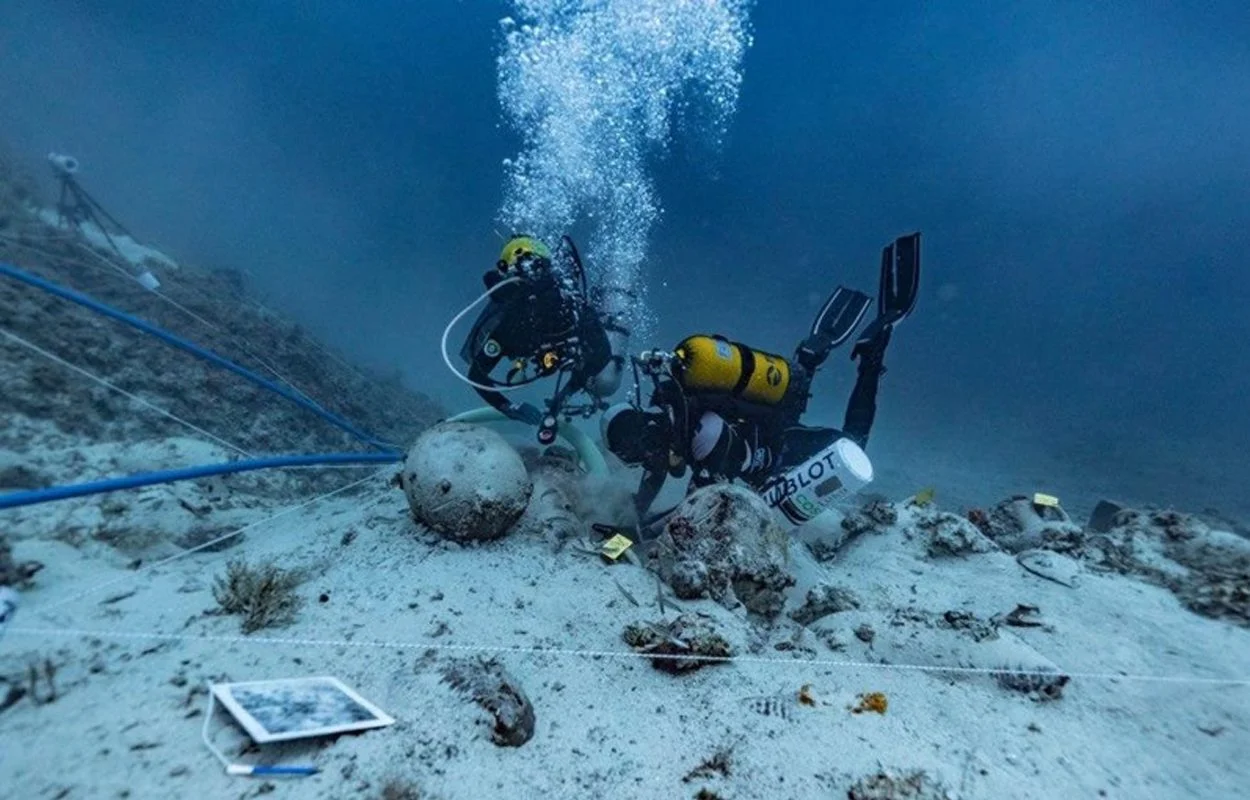 underwater archaeologists excavate byzantine shipwreck near samos un2
