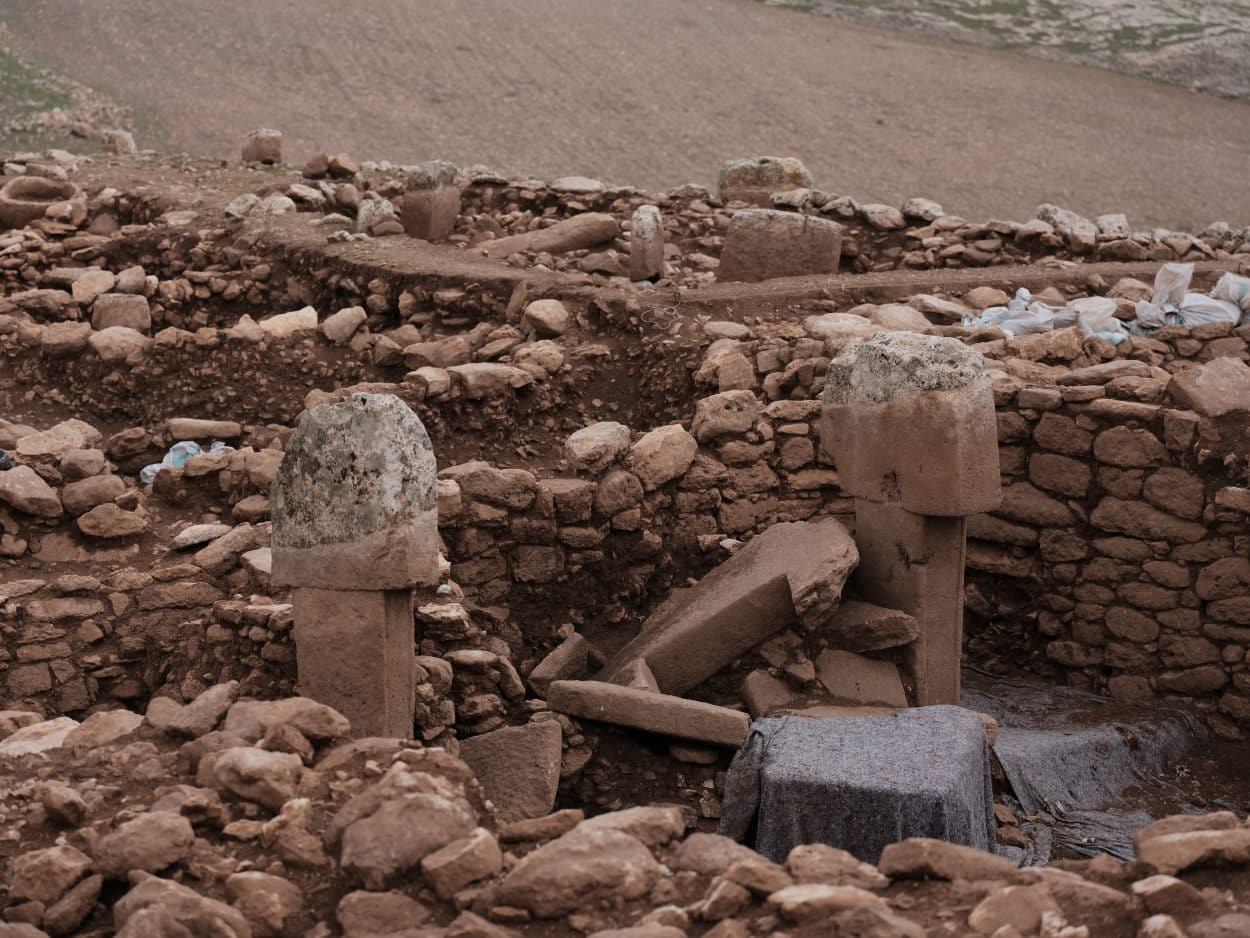 karahan tepe – the sister site to göbekli tepe shutterstock 2133340907