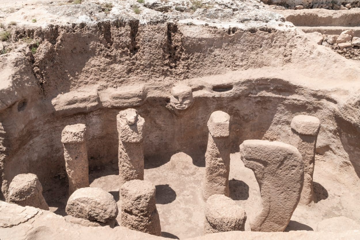 karahan tepe – the sister site to göbekli tepe shutterstock 2181373663