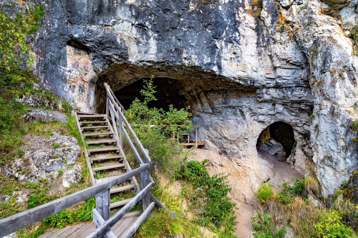 who were the neanderthals and denisovans? shutterstock 1311424241