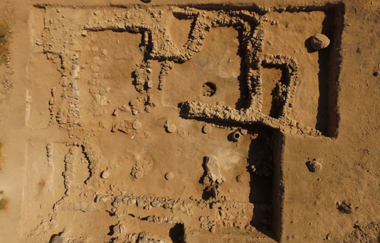 #Columned building containing large amounts of flour found at ancient Metsamor  #Usa #Miami #Nyc #Houston #Uk #Es