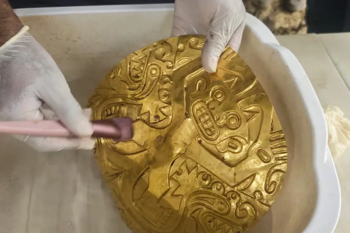 Elite tomb laden with gold funerary objects found at El Caño